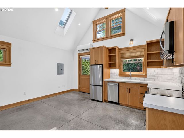 2525 Ne TILLAMOOK St, Portland, OR 97212