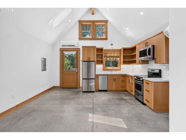2525 Ne TILLAMOOK St, Portland, OR 97212