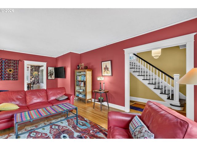 2525 Ne TILLAMOOK St, Portland, OR 97212