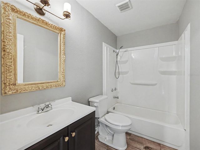 2409 11TH AVENUE SE, Ruskin, FL 33570