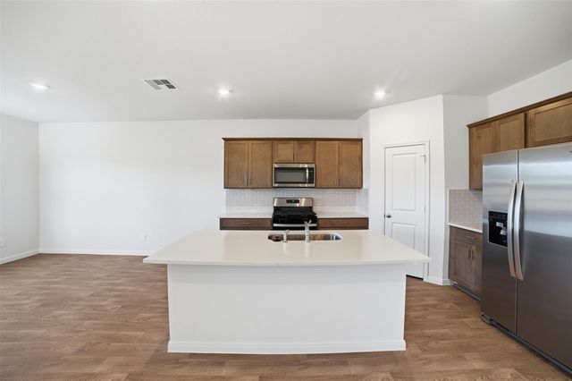 246 Sheanandoah DR, Kyle, TX 78640