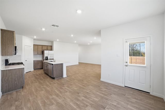 246 Sheanandoah DR, Kyle, TX 78640