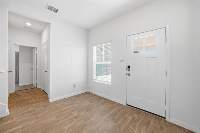 246 Sheanandoah DR, Kyle, TX 78640