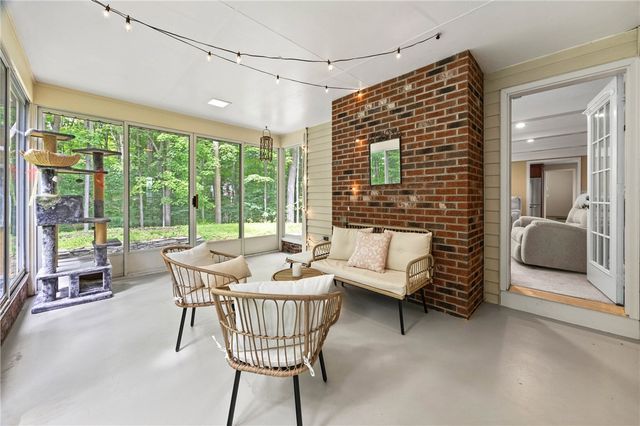 32 Summit Oaks, Pittsford, NY 14534