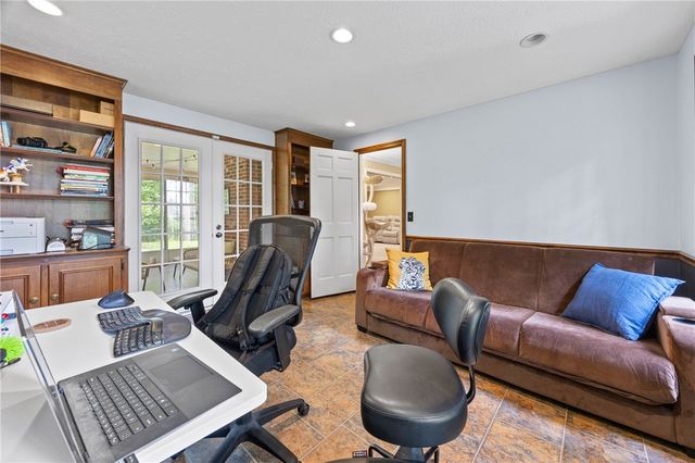 32 Summit Oaks, Pittsford, NY 14534