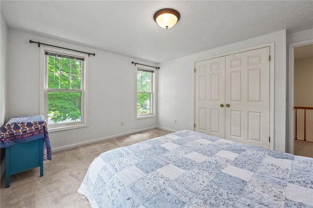 32 Summit Oaks, Pittsford, NY 14534