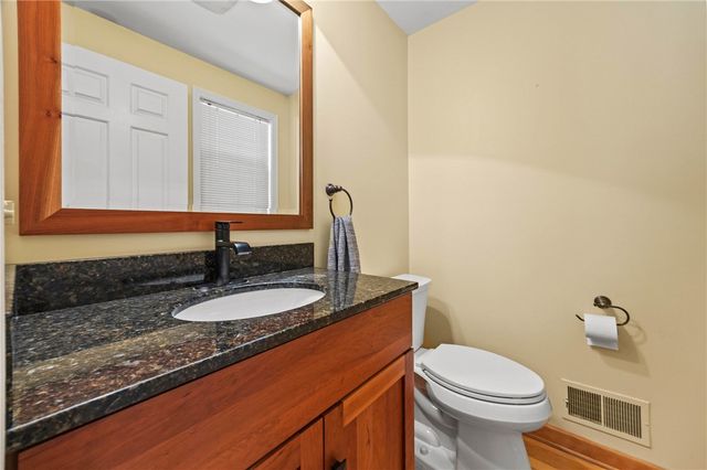 32 Summit Oaks, Pittsford, NY 14534