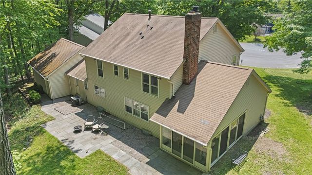 32 Summit Oaks, Pittsford, NY 14534