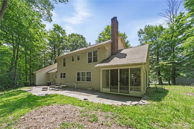 32 Summit Oaks, Pittsford, NY 14534