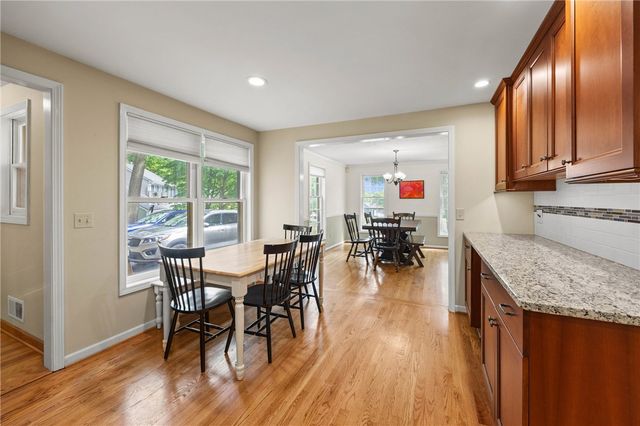 32 Summit Oaks, Pittsford, NY 14534
