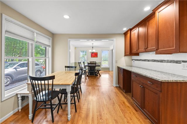 32 Summit Oaks, Pittsford, NY 14534