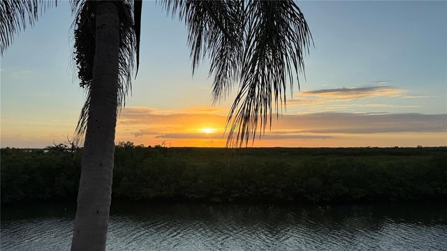 8827 BAY POINTE DRIVE 203, Tampa, FL 33615