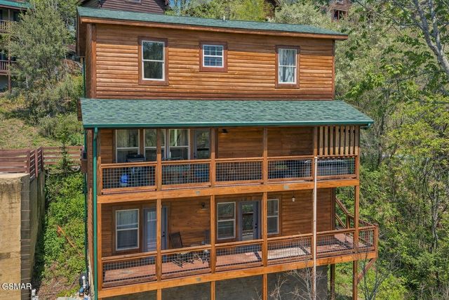 634 Stockton Drive, Sevierville, TN 37876