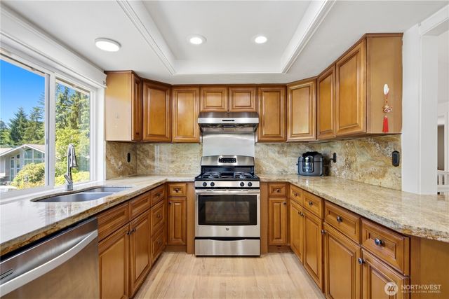 10606 NE 19th Place, Bellevue, WA 98004
