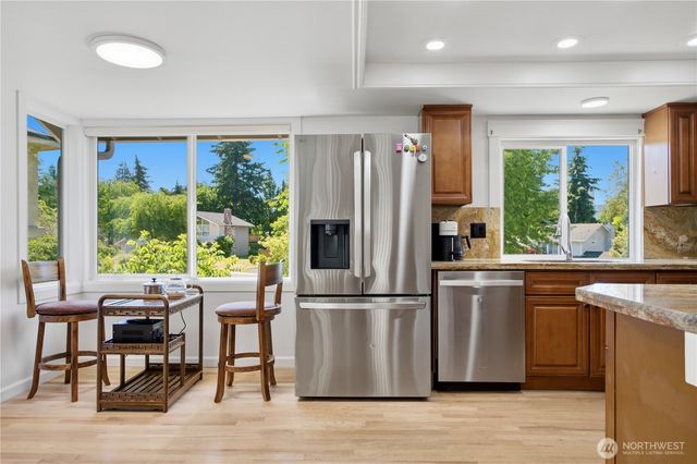 10606 NE 19th Place, Bellevue, WA 98004