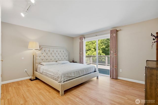 10606 NE 19th Place, Bellevue, WA 98004