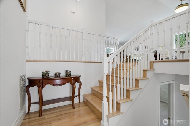 10606 NE 19th Place, Bellevue, WA 98004