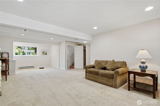 10606 NE 19th Place, Bellevue, WA 98004