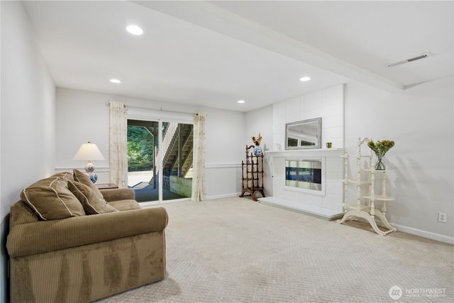 10606 NE 19th Place, Bellevue, WA 98004