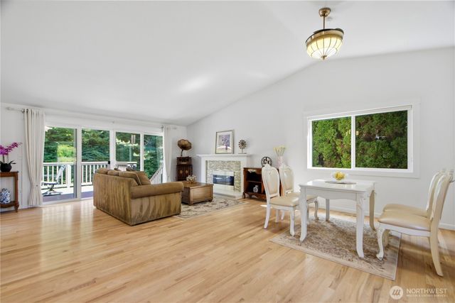 10606 NE 19th Place, Bellevue, WA 98004