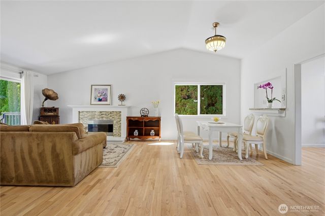 10606 NE 19th Place, Bellevue, WA 98004