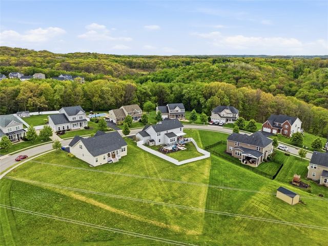 129 Olivia Avenue, Adams Twp, PA 16046