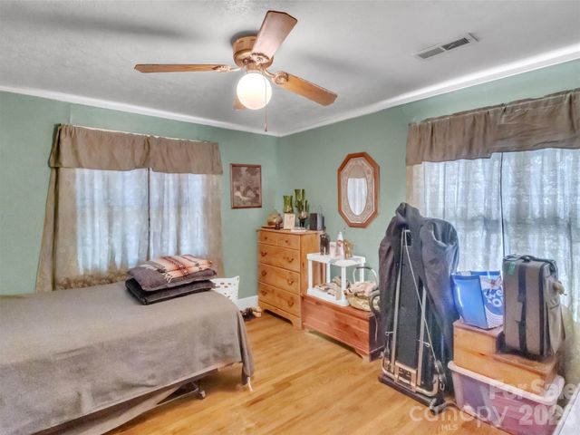 301 Mulberry Street, Clyde, NC 28721