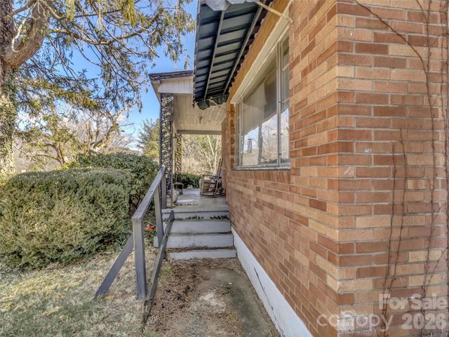 301 Mulberry Street, Clyde, NC 28721