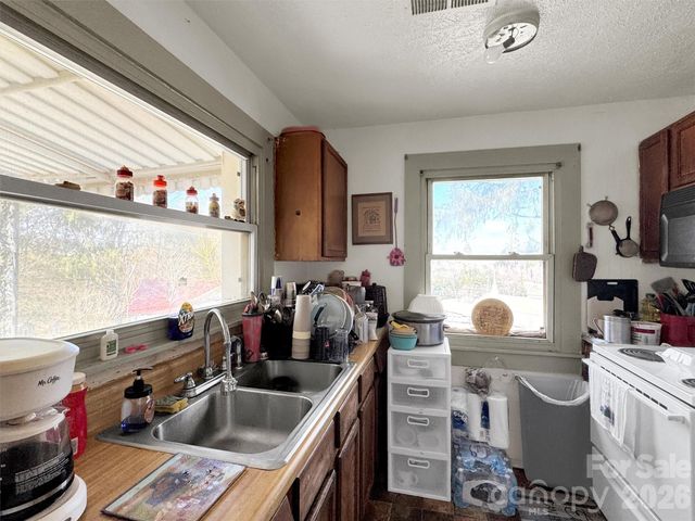 301 Mulberry Street, Clyde, NC 28721