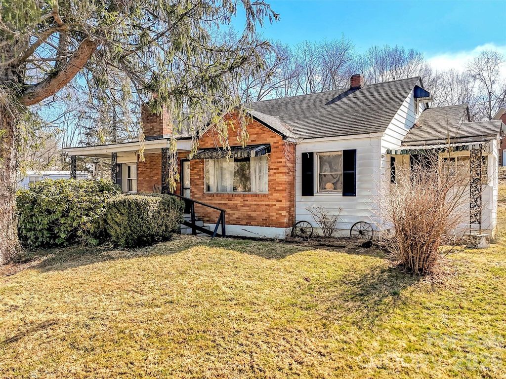 301 Mulberry Street, Clyde, NC 28721