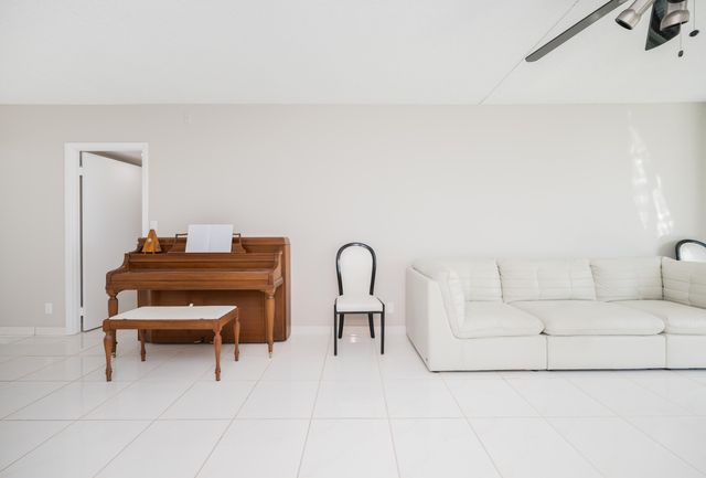 20335 W Country Club Drive 1704, Aventura, FL 33180