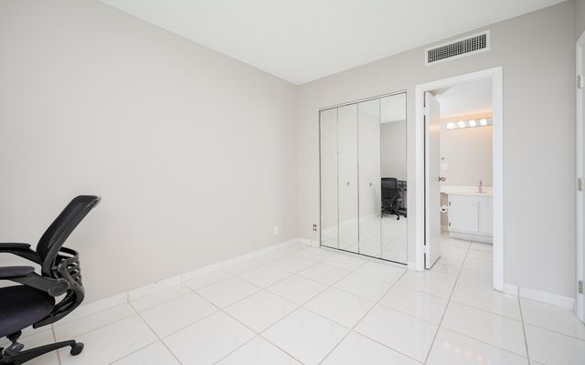 20335 W Country Club Drive 1704, Aventura, FL 33180