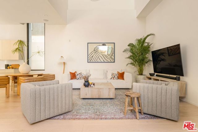 4118 Wade Street, Los Angeles, CA 90066