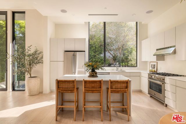 4118 Wade Street, Los Angeles, CA 90066