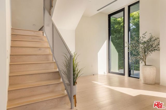 4118 Wade Street, Los Angeles, CA 90066