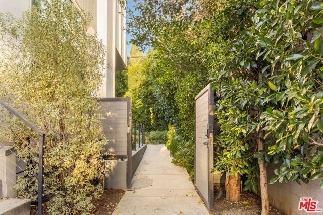 4118 Wade Street, Los Angeles, CA 90066