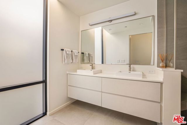 4118 Wade Street, Los Angeles, CA 90066