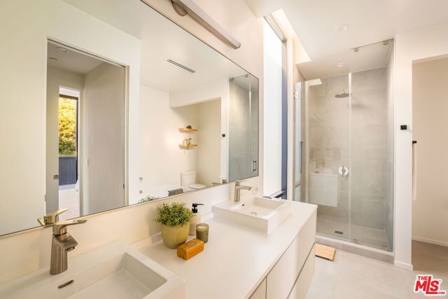 4118 Wade Street, Los Angeles, CA 90066