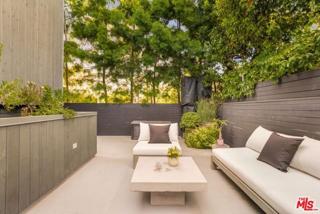 4118 Wade Street, Los Angeles, CA 90066