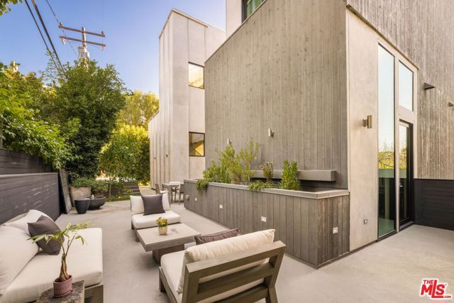 4118 Wade Street, Los Angeles, CA 90066