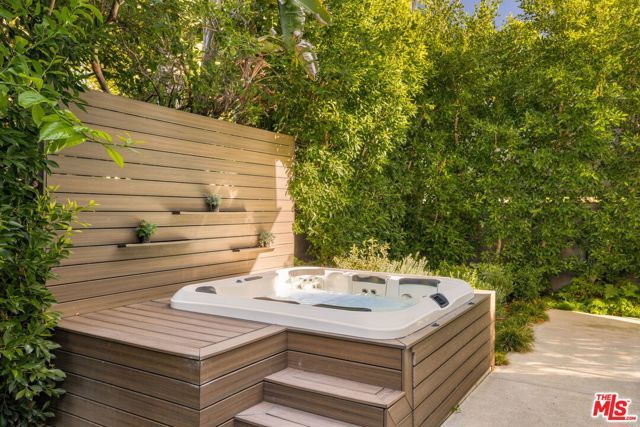 4118 Wade Street, Los Angeles, CA 90066