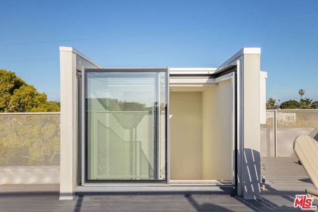 4118 Wade Street, Los Angeles, CA 90066