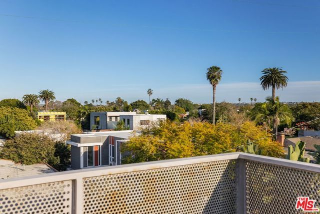 4118 Wade Street, Los Angeles, CA 90066