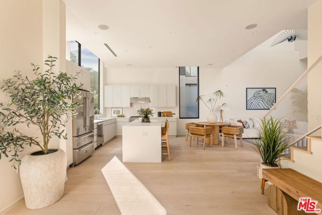 4118 Wade Street, Los Angeles, CA 90066