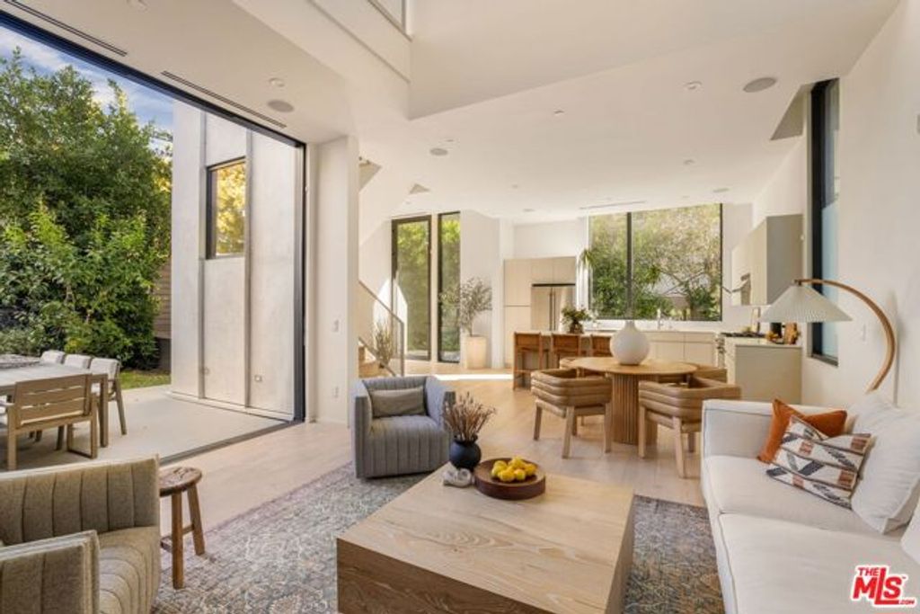 4118 Wade Street, Los Angeles, CA 90066