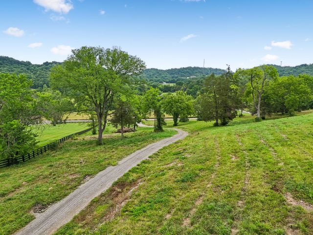1196 Lula Ln, Franklin, TN 37064