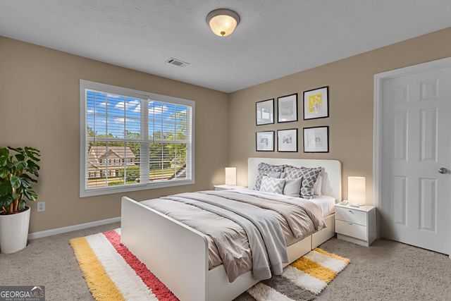 102 Plantation Court, Lagrange, GA 30240