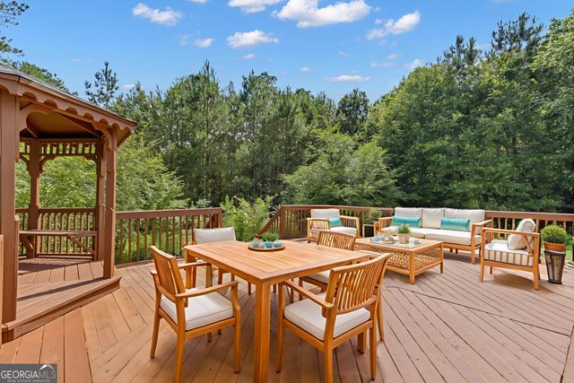 102 Plantation Court, Lagrange, GA 30240