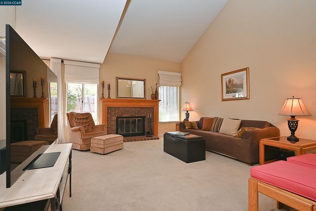 6670 Edgewood Way, Castro Valley, CA 94552