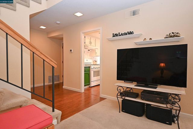 6670 Edgewood Way, Castro Valley, CA 94552